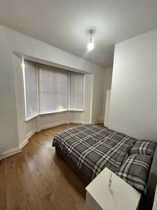 Leicester Spacious Flat With Free Parking Exterior foto