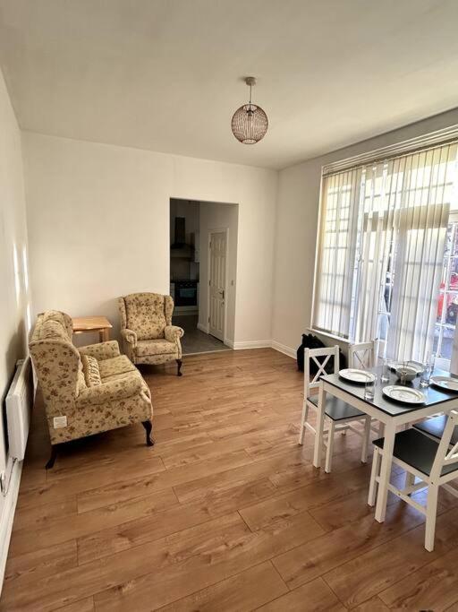 Leicester Spacious Flat With Free Parking Exterior foto